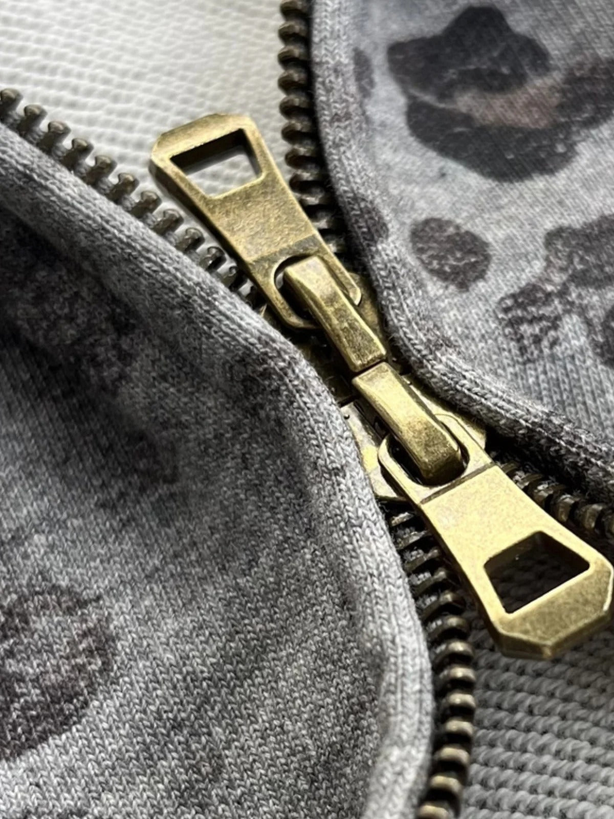 LEOPARD ZIP HOODIE